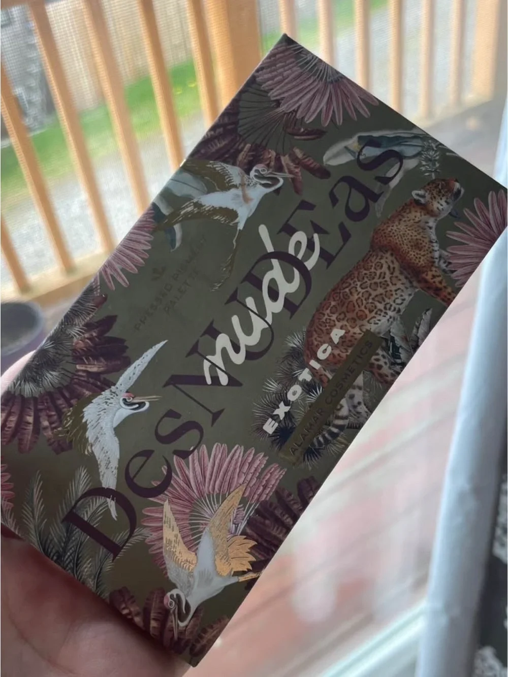 Desnudeas Pink, Gold & Brown Eyeshadow Palette